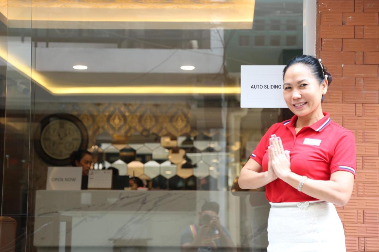 Rose Nana Hotel Bangkok Exterior photo