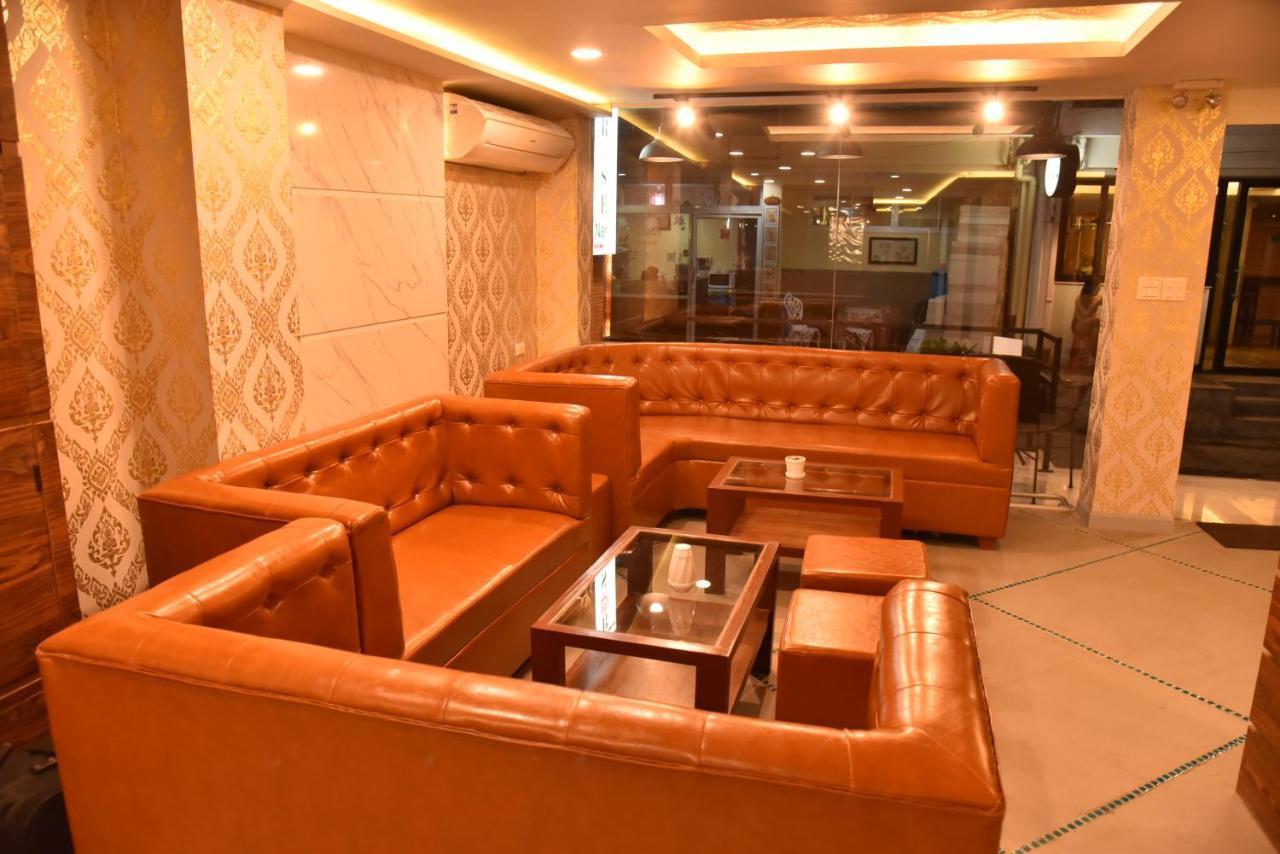 Rose Nana Hotel Bangkok Exterior photo