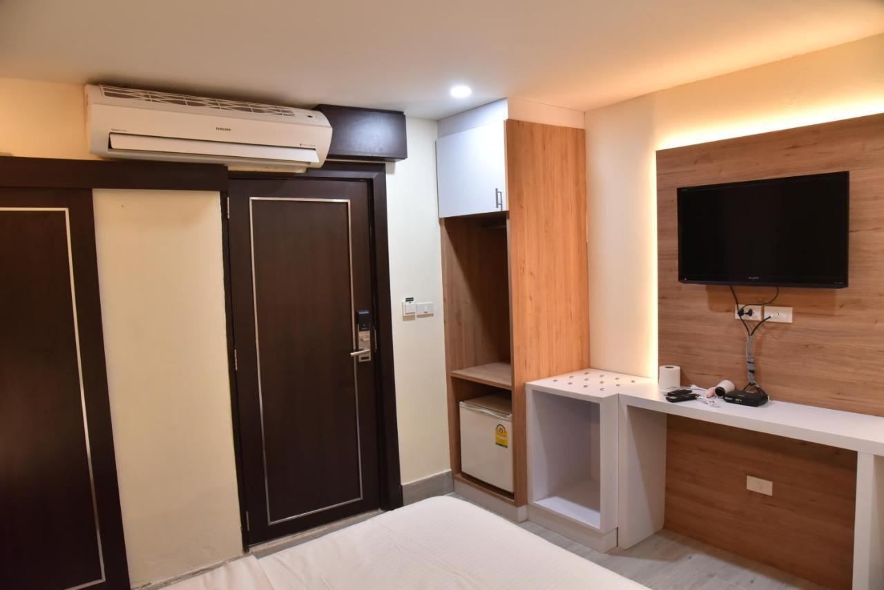 Rose Nana Hotel Bangkok Exterior photo