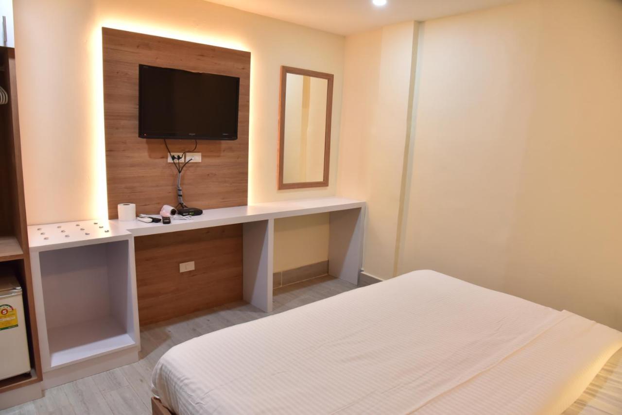 Rose Nana Hotel Bangkok Exterior photo